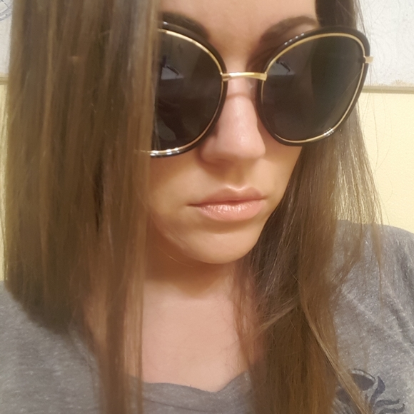 Buggie Sunnies - Picture 3 of 3